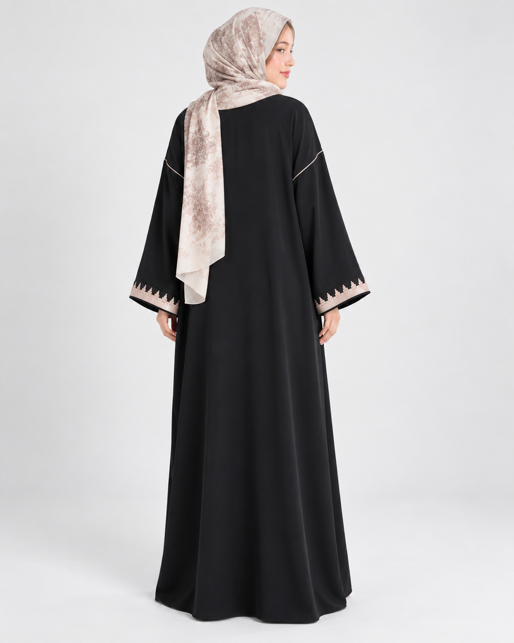 The Nayla Kaftan — Noir